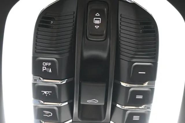 2025 Porsche Macan Macan