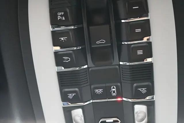 2025 Porsche Macan Macan