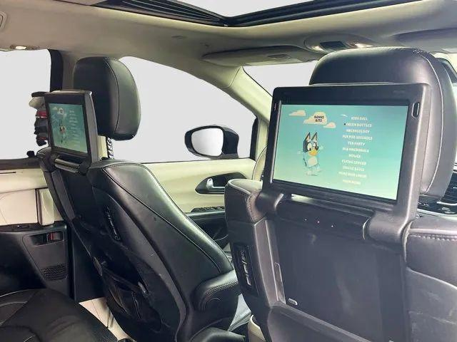 2018 Chrysler Pacifica Hybrid Limited