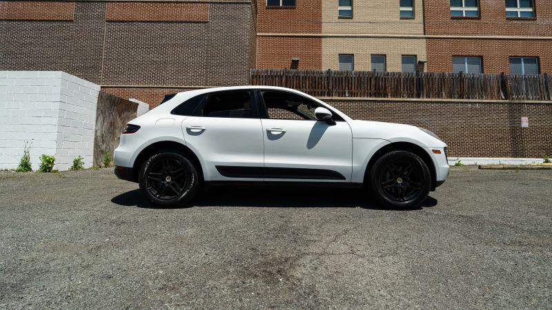 2017 Porsche Macan Base