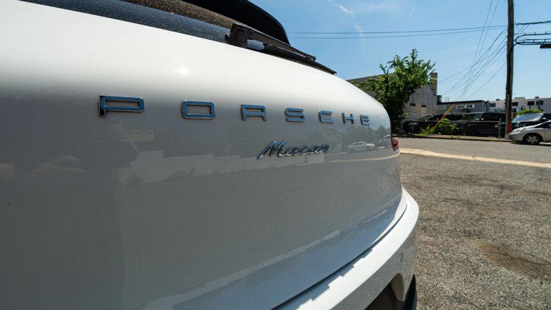 2017 Porsche Macan Base