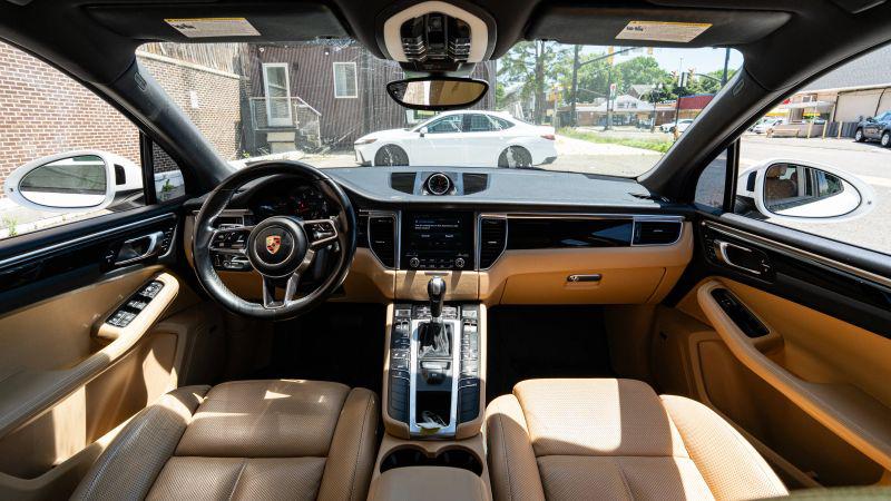 2017 Porsche Macan Base