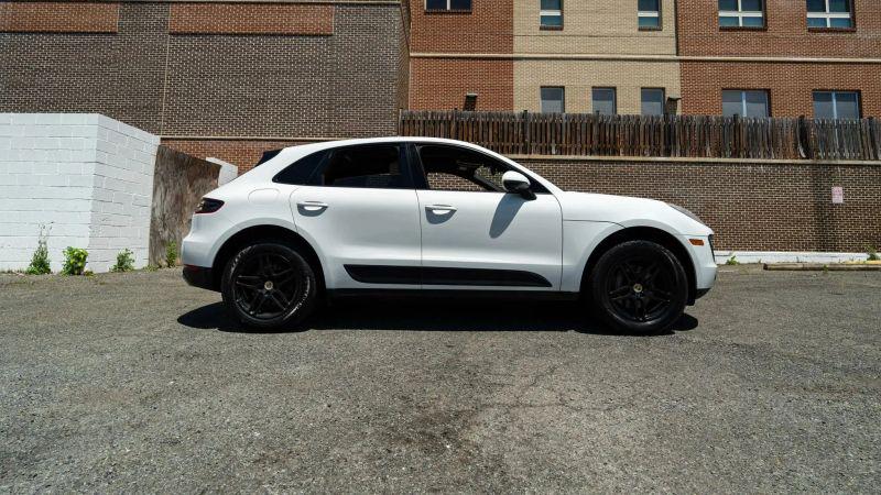 2017 Porsche Macan Base