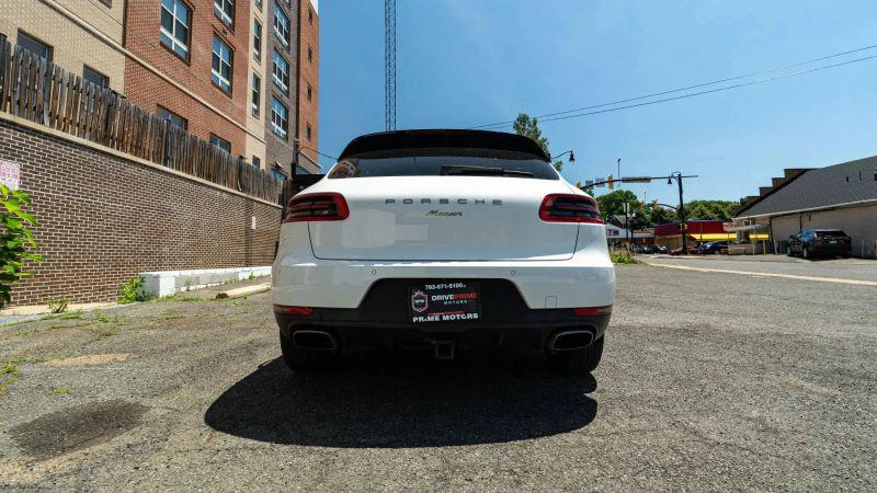 2017 Porsche Macan Base