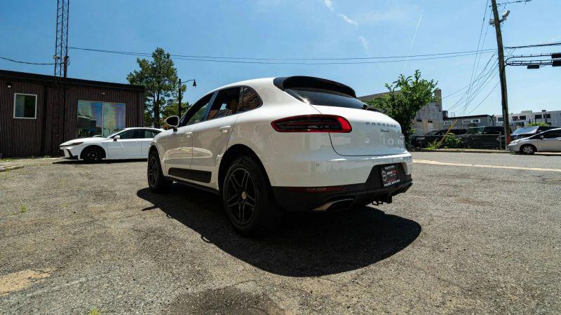 2017 Porsche Macan Base