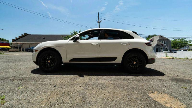 2017 Porsche Macan Base