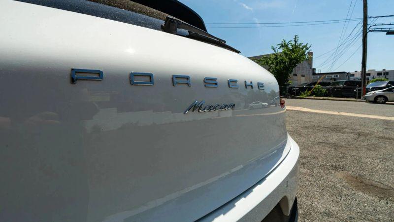 2017 Porsche Macan Base