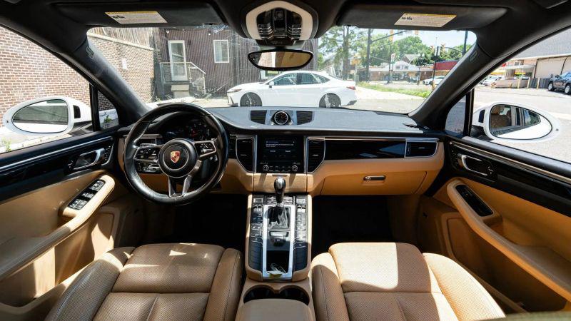 2017 Porsche Macan Base