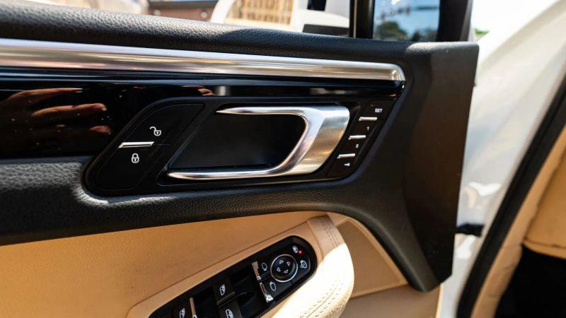 2017 Porsche Macan Base