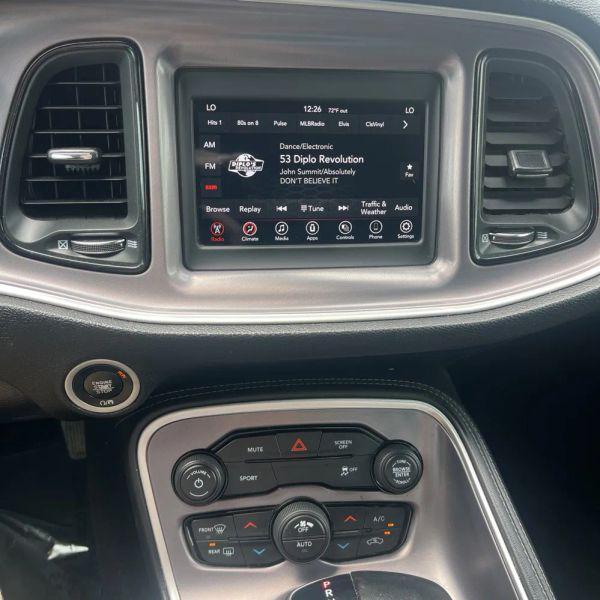 2021 Dodge Challenger SXT