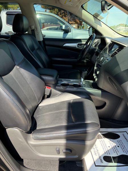 2020 Nissan Pathfinder SL 2WD