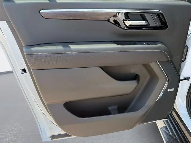 2026 Chevrolet Suburban Premier, 4WD