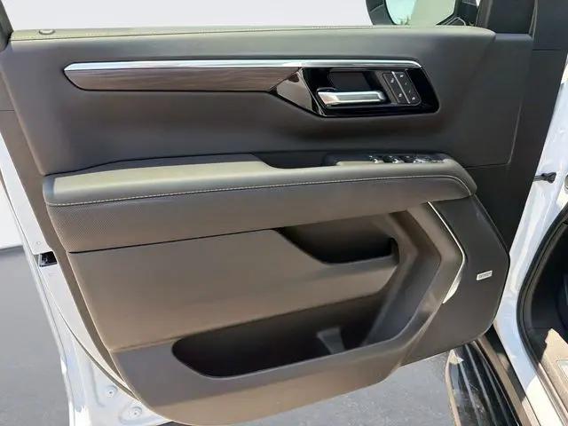 2026 Chevrolet Suburban Premier, 4WD