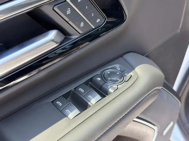 2026 Chevrolet Suburban Premier, 4WD