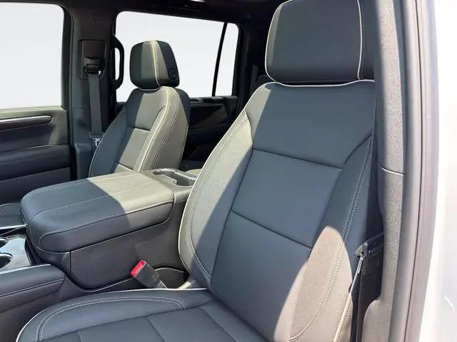 2026 Chevrolet Suburban Premier, 4WD