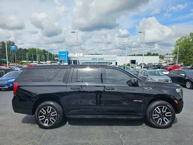 2023 GMC Yukon XL 4WD AT4