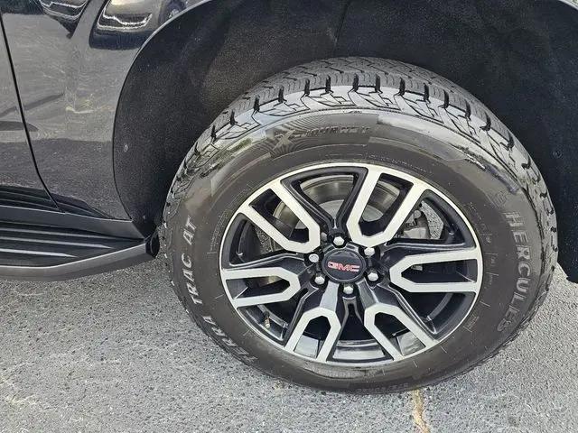 2023 GMC Yukon XL 4WD AT4