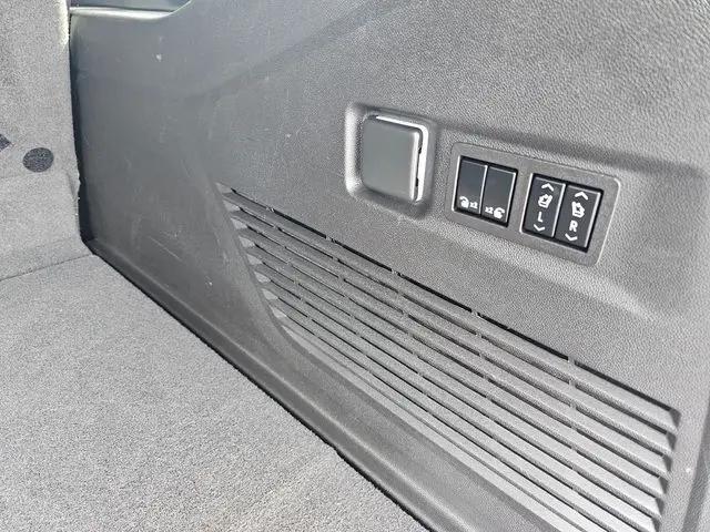 2023 GMC Yukon XL 4WD AT4
