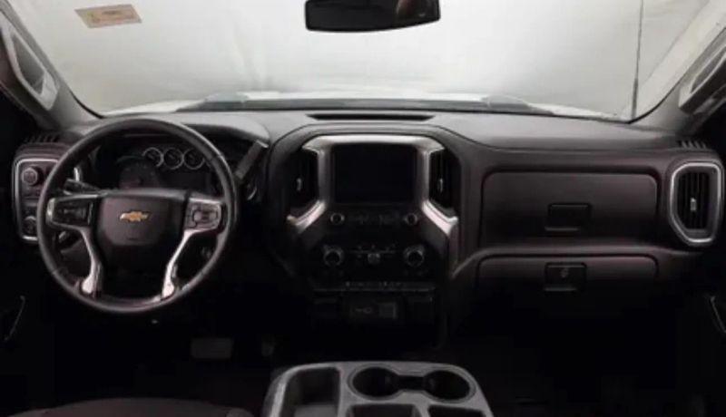 2020 Chevrolet Silverado 1500 2WD Crew Cab Short Bed Custom