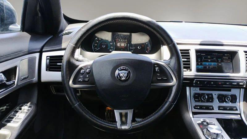 2015 Jaguar XF 3.0 Sport