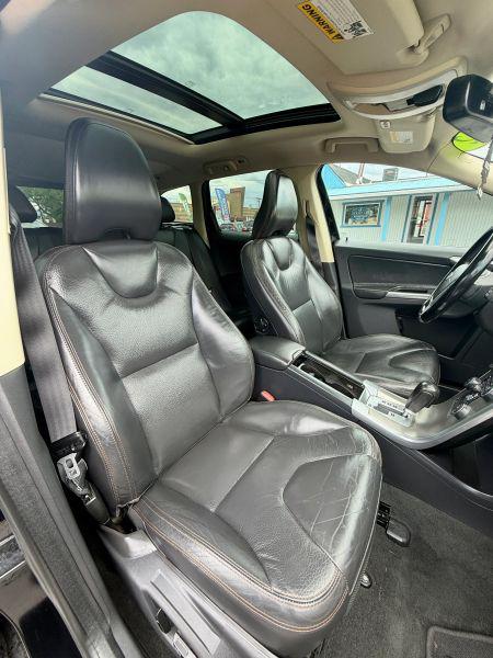 2012 Volvo XC60 T6 Platinum