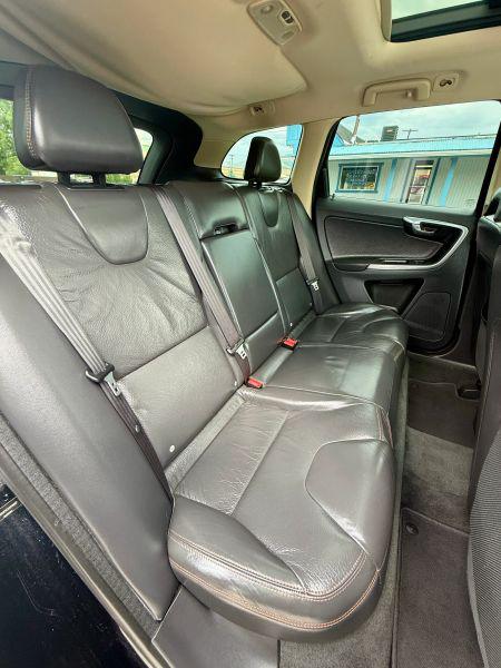 2012 Volvo XC60 T6 Platinum