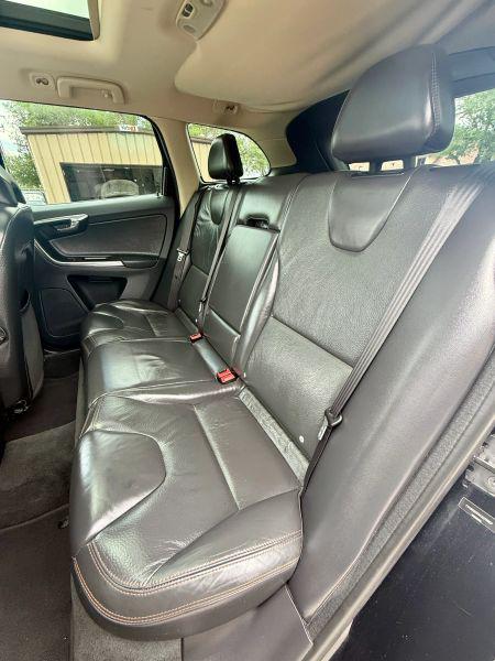 2012 Volvo XC60 T6 Platinum