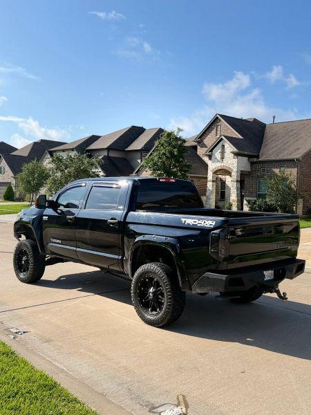 2018 Toyota Tundra SR5 5.7L V8