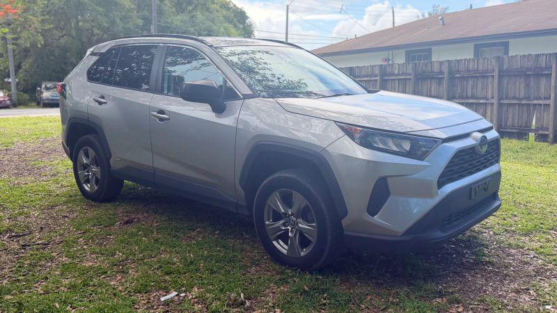 2022 Toyota RAV4 Hybrid LE