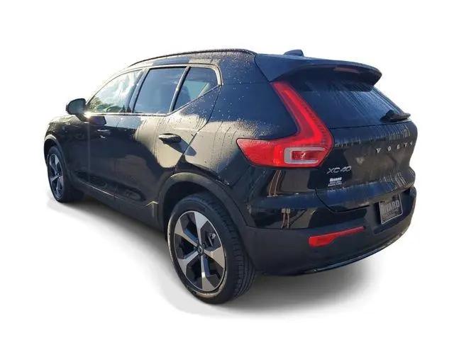 2026 Volvo XC40 Plus, B5 AWD Gas (mild hybrid), Dark