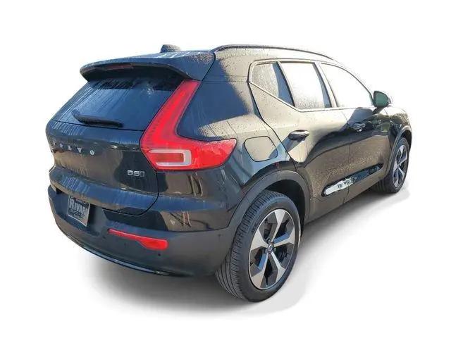 2026 Volvo XC40 Plus, B5 AWD Gas (mild hybrid), Dark