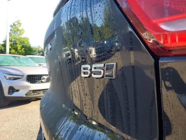 2026 Volvo XC40 Plus, B5 AWD Gas (mild hybrid), Dark