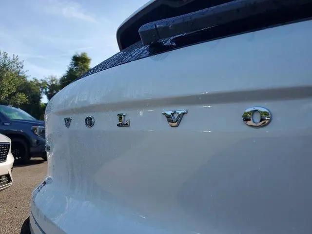 2026 Volvo XC40 Plus, B5 AWD Gas (mild hybrid), Dark