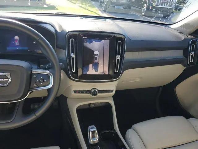 2026 Volvo XC40 Plus, B5 AWD Gas (mild hybrid), Dark