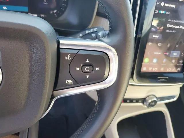 2026 Volvo XC40 Plus, B5 AWD Gas (mild hybrid), Dark