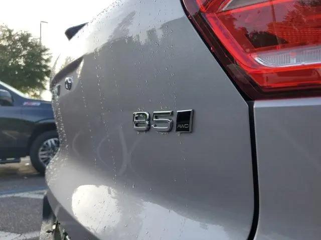 2026 Volvo XC40 Plus, B5 AWD Gas (mild hybrid), Dark