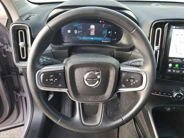 2026 Volvo XC40 Plus, B5 AWD Gas (mild hybrid), Dark