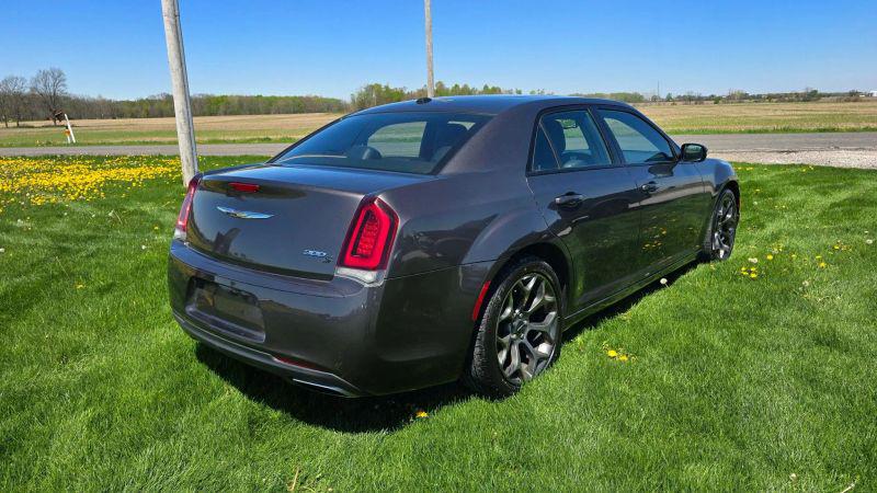 2016 Chrysler 300 S