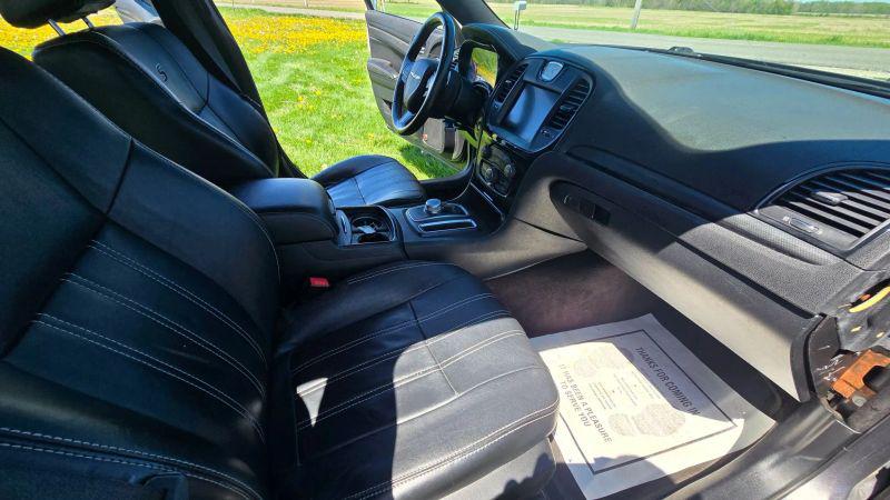 2016 Chrysler 300 S