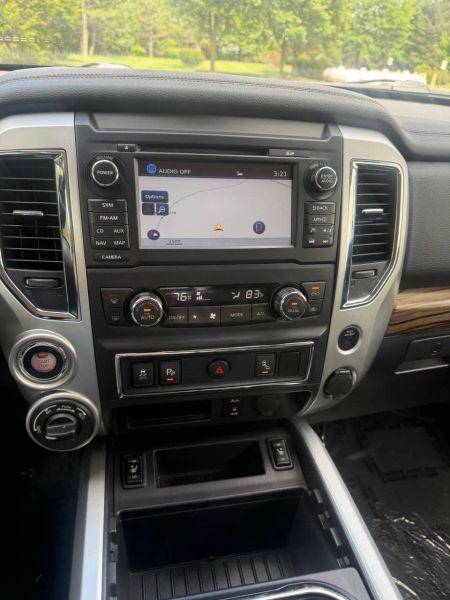 2017 Nissan Titan SL