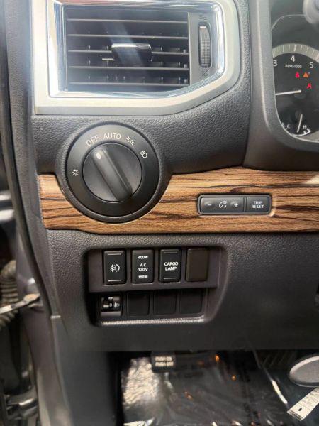 2017 Nissan Titan SL