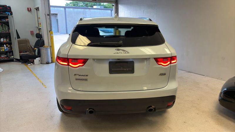 2018 Jaguar F-PACE 25t R-Sport