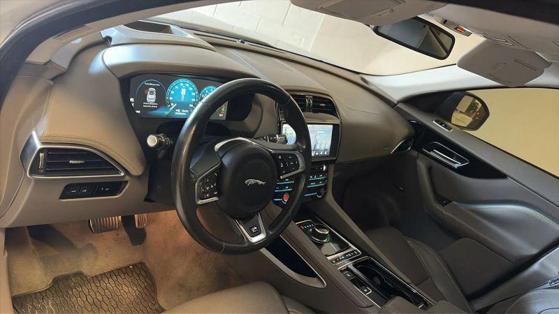 2018 Jaguar F-PACE 25t R-Sport