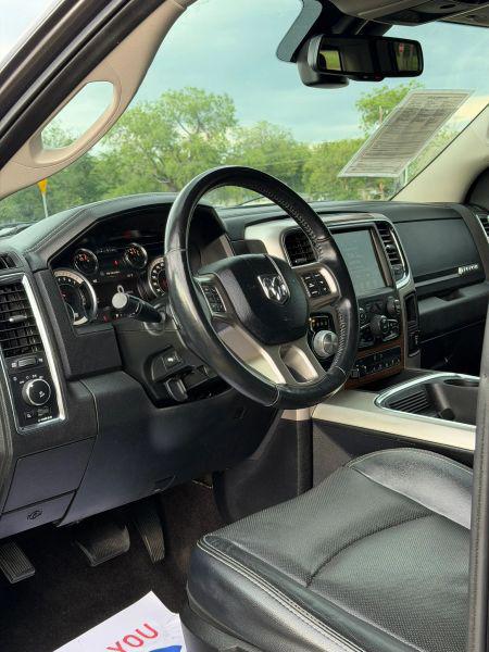 2017 Ram 1500 Laramie Crew Cab 4x4 5'7" Box