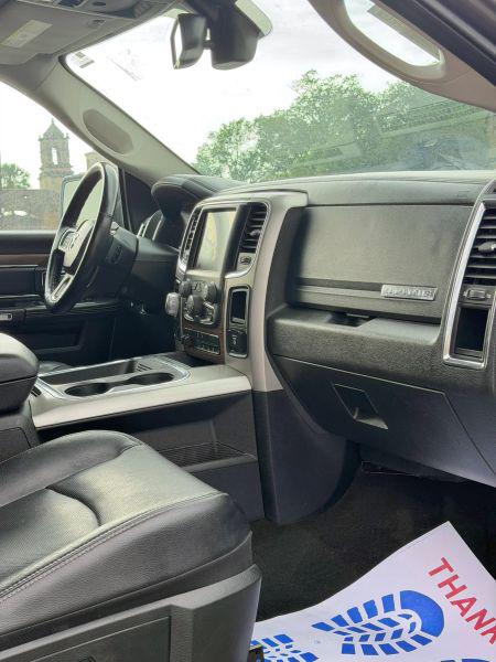 2017 Ram 1500 Laramie Crew Cab 4x4 5'7" Box