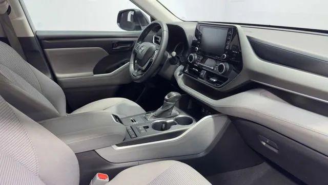2021 Toyota Highlander LE