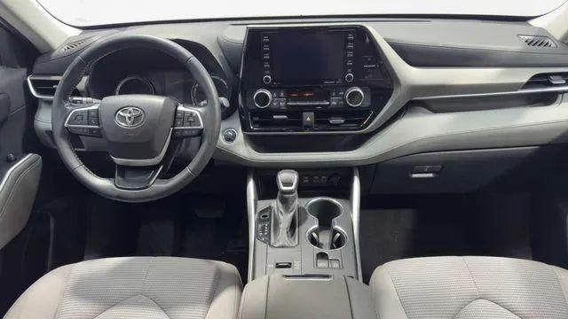 2021 Toyota Highlander LE
