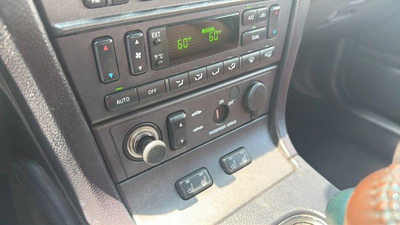 2003 Ford Thunderbird Base
