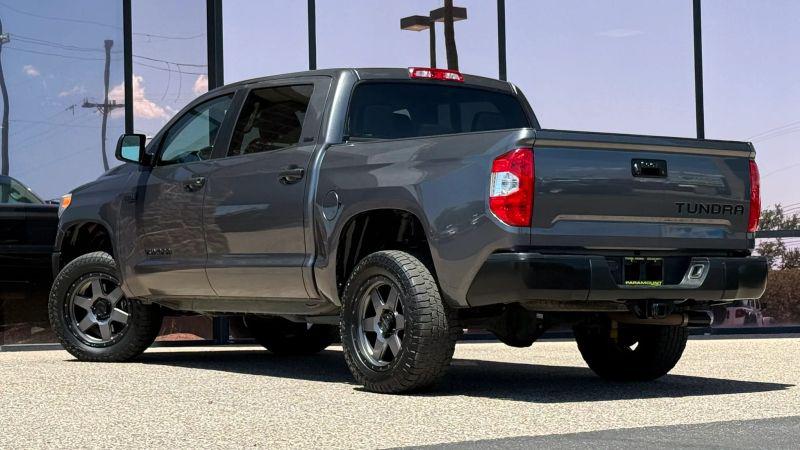 2017 Toyota Tundra SR5 5.7L V8
