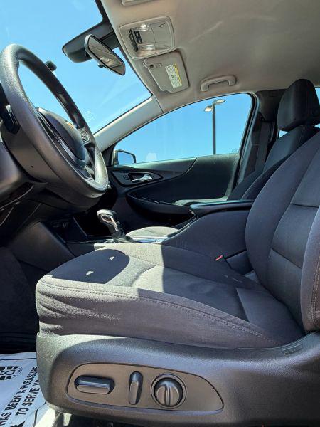 2022 Chevrolet Malibu FWD LT